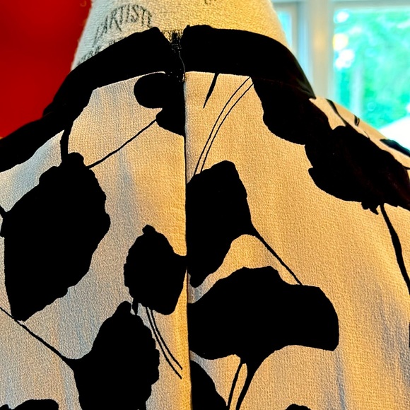 REISS SILK DESIGNER DRESS in SUPERIOR PREOWNED CONDITION - Picture 6 of 9